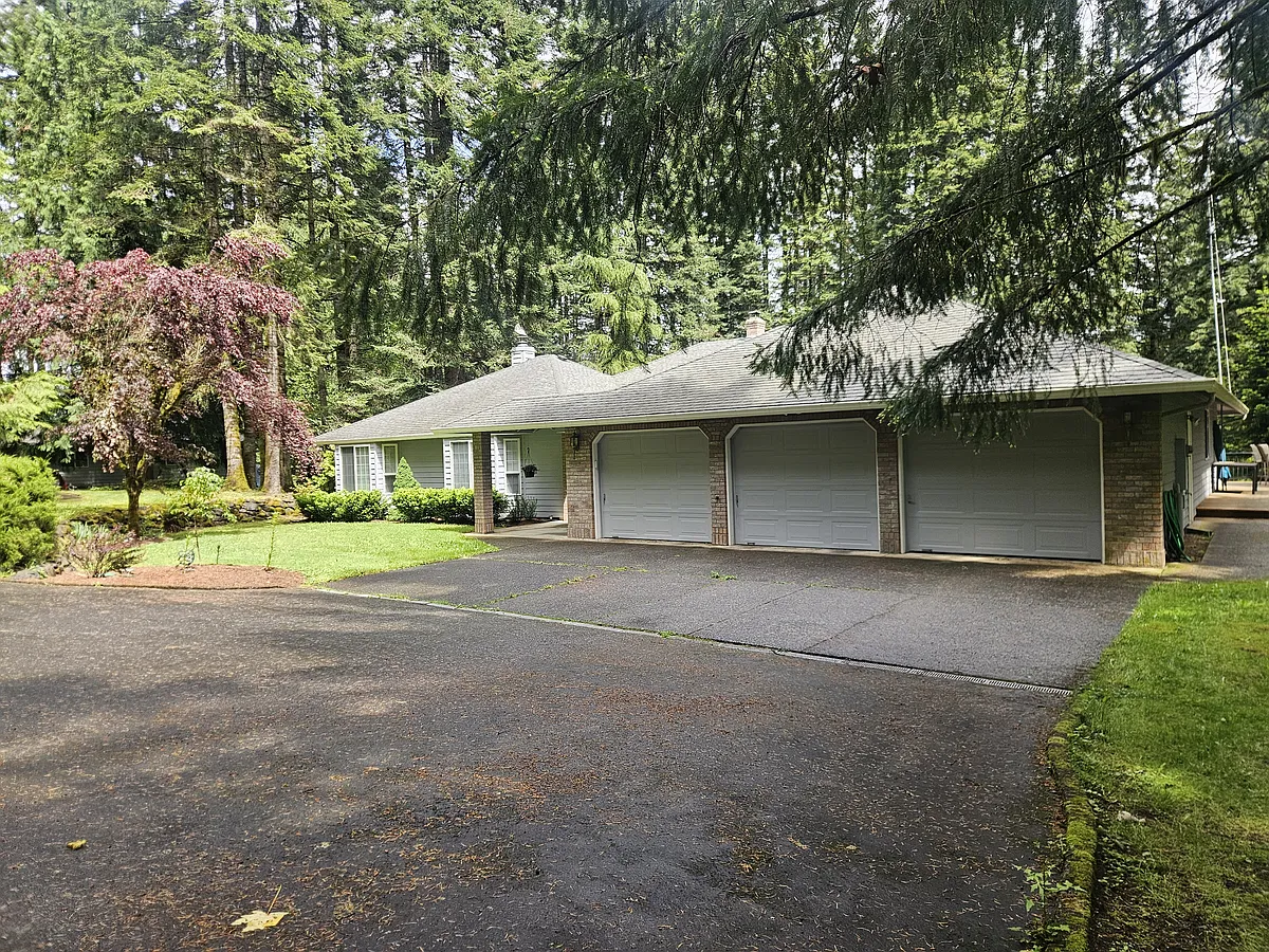 Building Photo - 34701 NE Shamrock Slope Dr