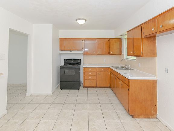4th image of 4310 Schanen Blvd