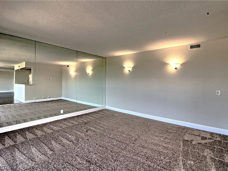 3111 Bel Air Dr #8E — Photo 11