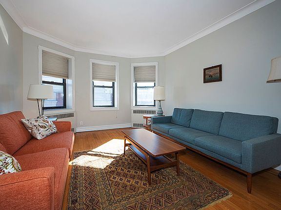 2nd image of 3424 82nd St APT 6G