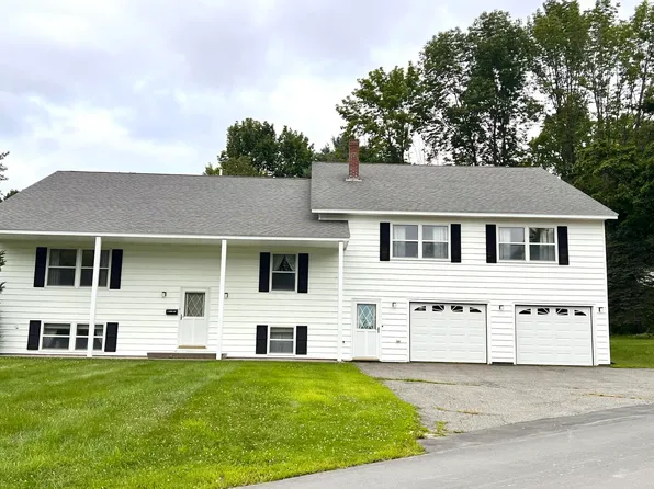 9 Gould Avenue, Dexter, ME 04930