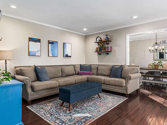 4th image of 604 Twin Branch Dr