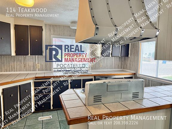 3rd image of 114 Teakwood St