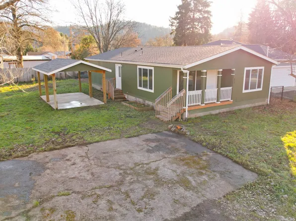 854 NE Short St, Myrtle Creek, OR 97457