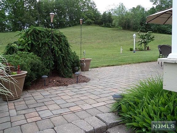 4th image of 10 Seeley Storm Dr