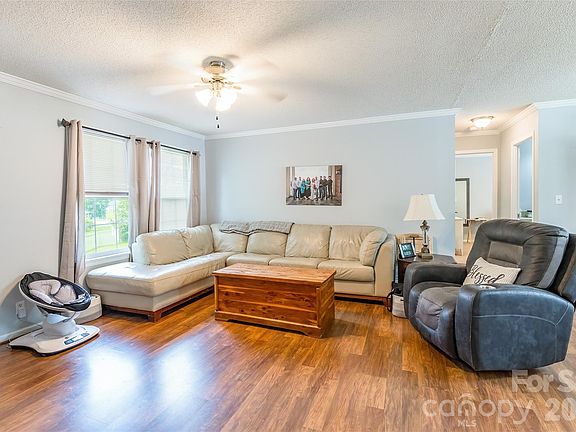 4th image of 1828 Pine Hollow Pl