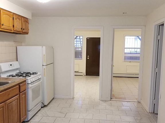 2nd image of 3539 Barnes Ave APT 3