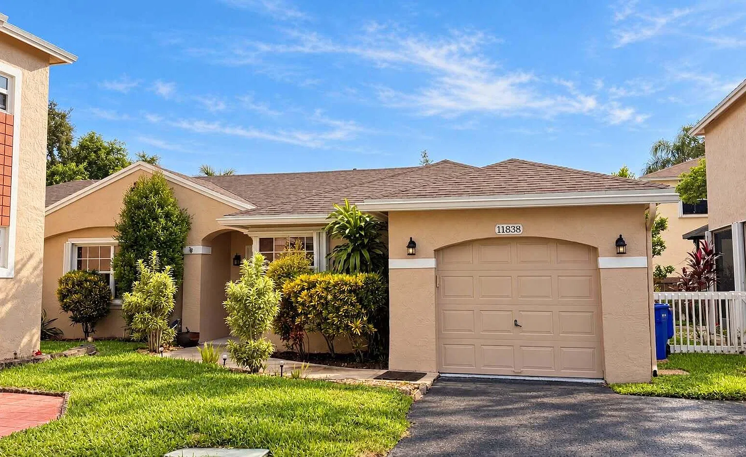 3 bed, 2.0 bath, 1304 sqft, $3,500 — Photo 1