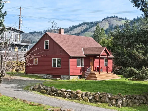 180 NW Spring St, White Salmon, WA 98672