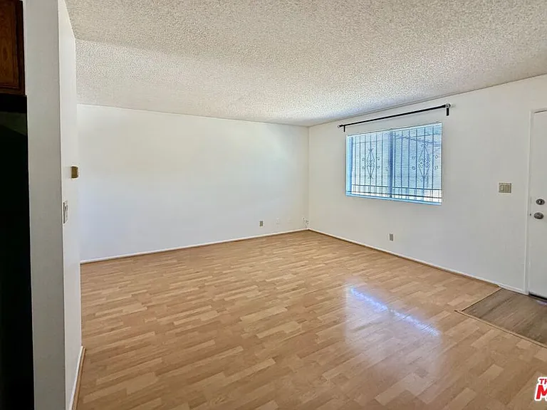 207 E Avenue 39 — Photo 3
