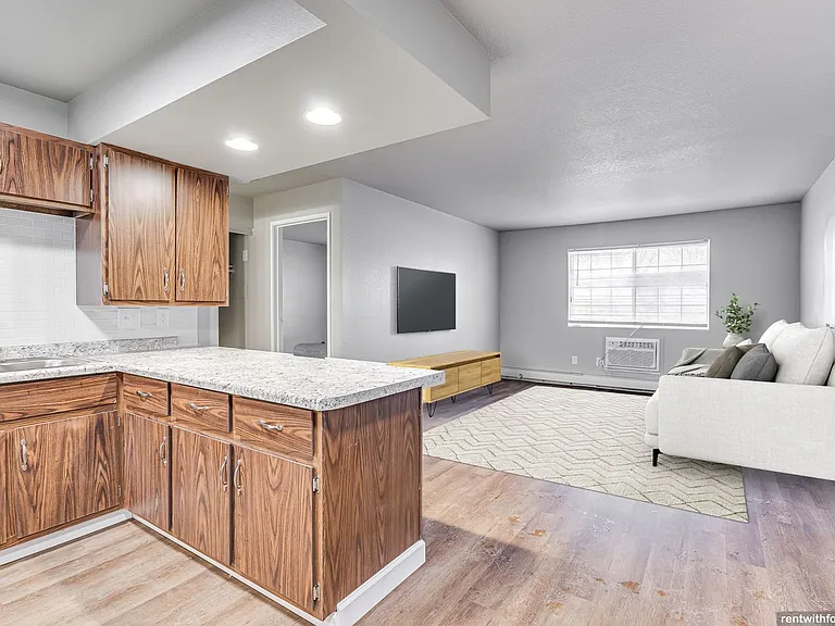 Stonecreek Apartments — Photo 4