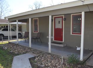 121 Bank St, Columbus, TX 78934