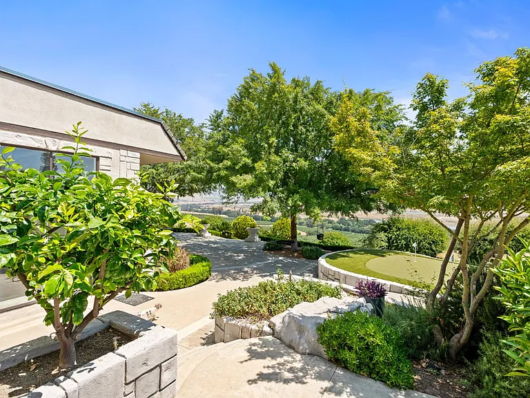 14215 Killarney Dr — Photo 67