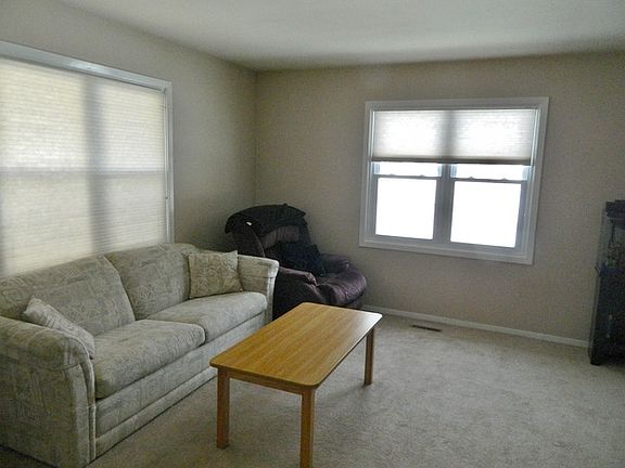 2nd image of 115 Garden Dr #115