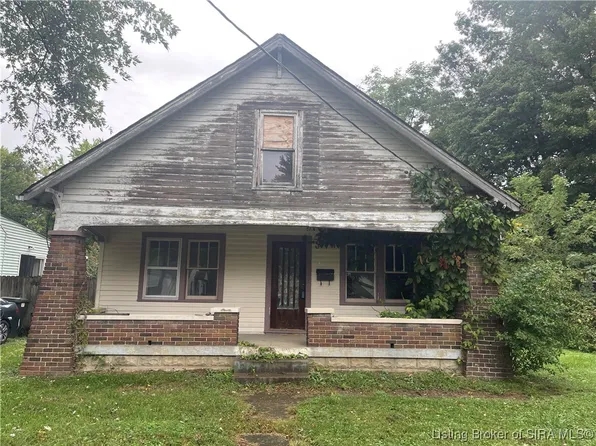 717 W Kenwood Avenue, Clarksville, IN 47129