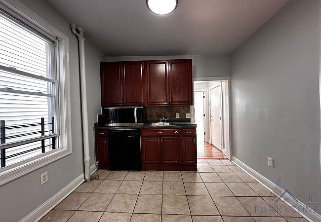 1st image of 324 Randolph Ave #27E
