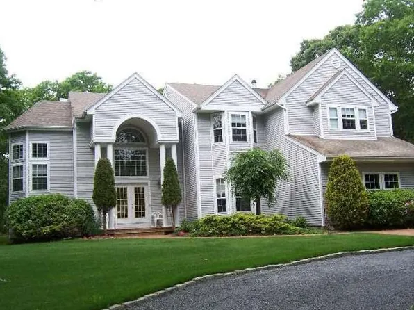 https://photos.zillowstatic.com/fp/c1949fdd6c329d2f84fa59dd385d7596-p_e.webp
