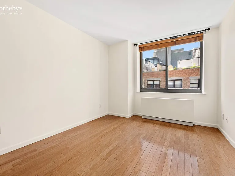 520 W 23rd St #8B — Photo 12
