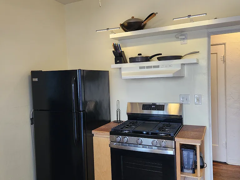 1215 E Mabel St — Photo 6