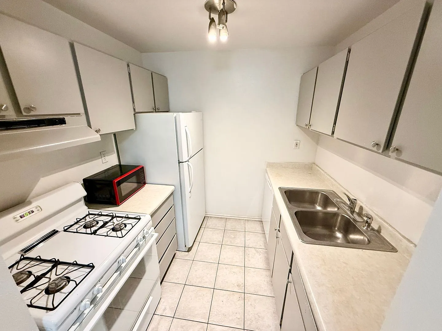 2 Bed Condo with a Private Creekside Patio Murray! — Photo 4