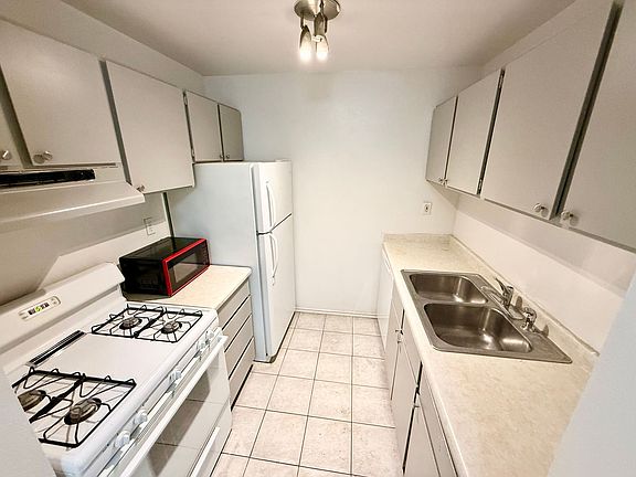 4th image of 495 E Creekside Cir APT D