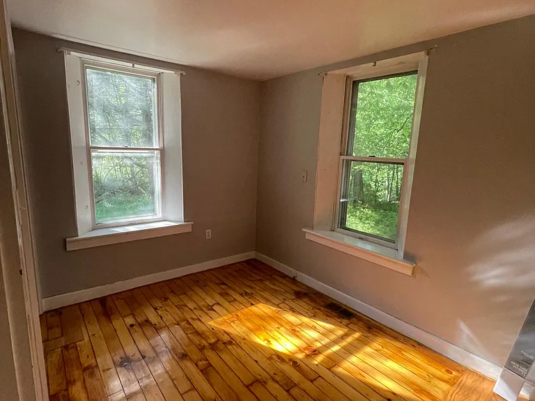 34 Chestnut St #B — Photo 10