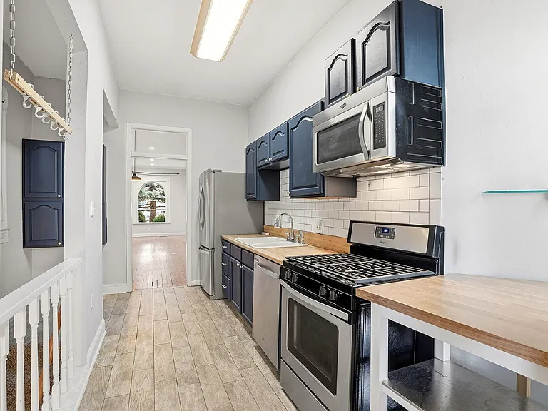 3131 California St — Photo 16