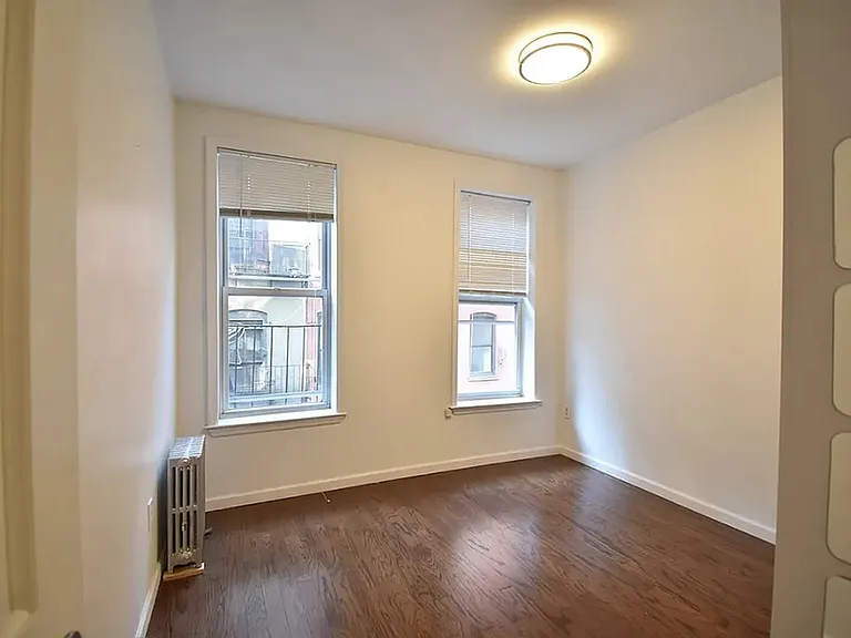 56 Elizabeth St #15 — Photo 1