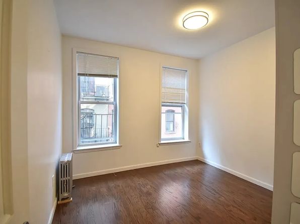 56 Elizabeth St APT 15