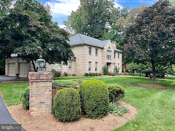 3rd image of 1310 Daviswood Dr