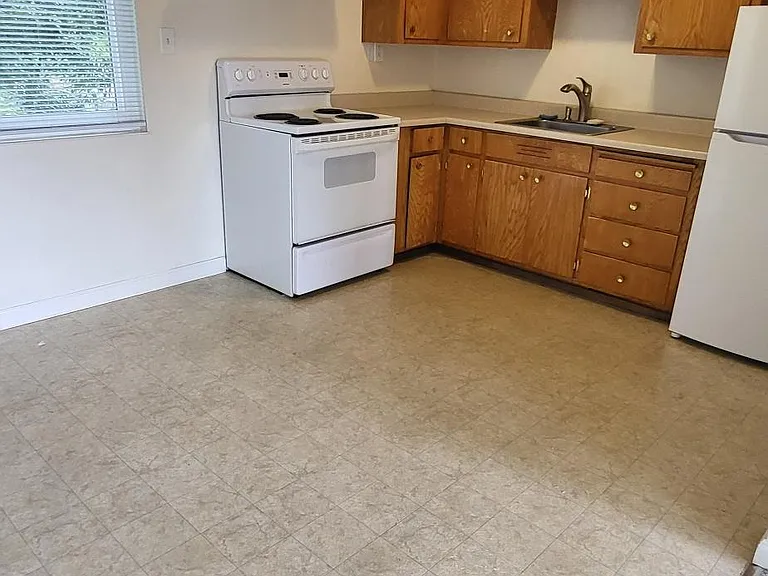 2313 Roosevelt Ave #6 — Photo 4