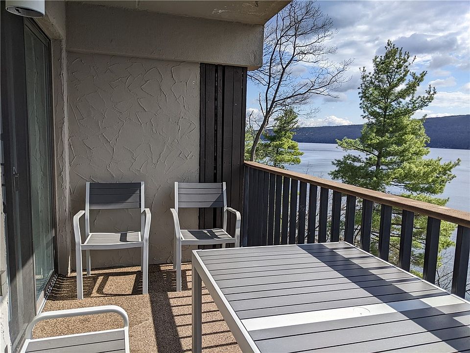 1st image of 21 Cliffside Dr
