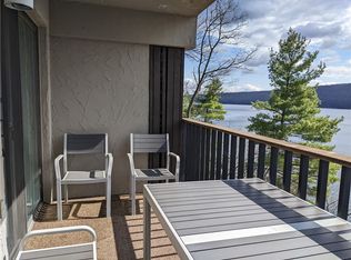 21 Cliffside Dr, Canandaigua, NY 14424