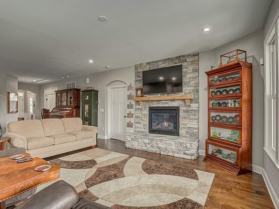 5th image of 7253 Rimrock Ln