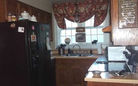 2nd image of 325 Roosevelt Ave