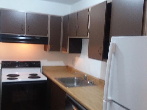 3rd image of 4900 Chalet Dr Unit 811