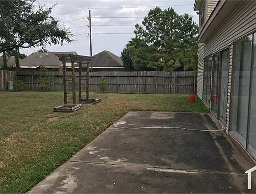 18002 Hollywell Dr — Photo 11