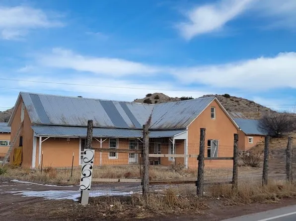 262 State Highway 76, Santa Cruz, NM 87567