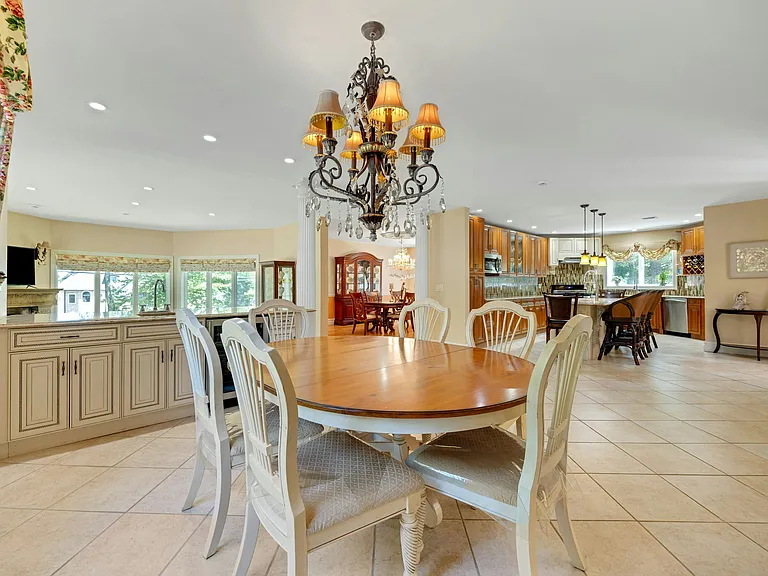 252 Mabel Pl — Photo 17