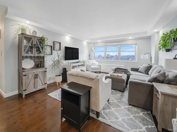 10230 66th Road #21H, Forest Hills, NY 11375