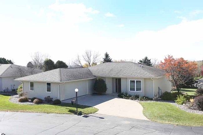 1st image of 1124 Easthill Dr
