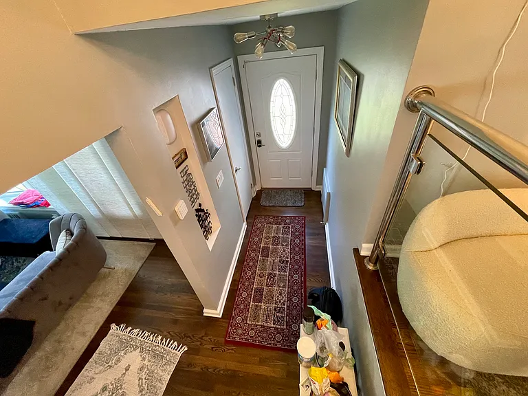 266 Frances St — Photo 9