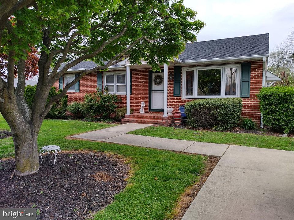 1st image of 265 Glenwood Ct