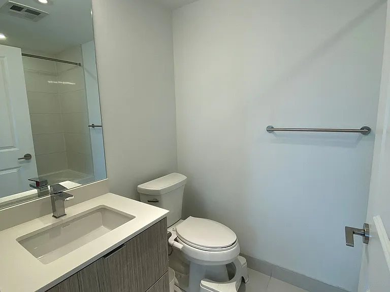 395 Bloor St E #3004 — Photo 8
