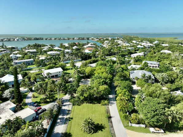 132 Sugarloaf Dr, Sugarloaf Key, FL 33042