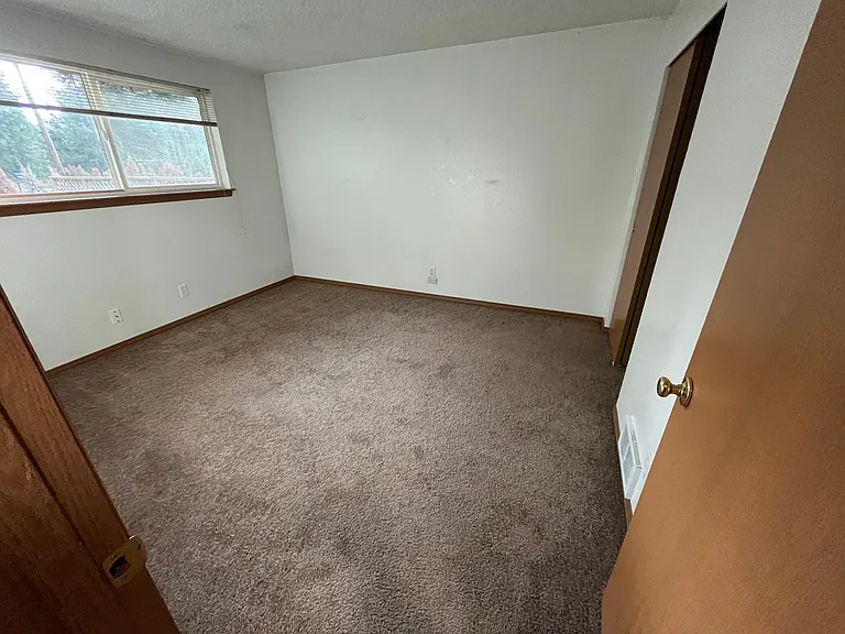 30517 Webster Rd E — Photo 16
