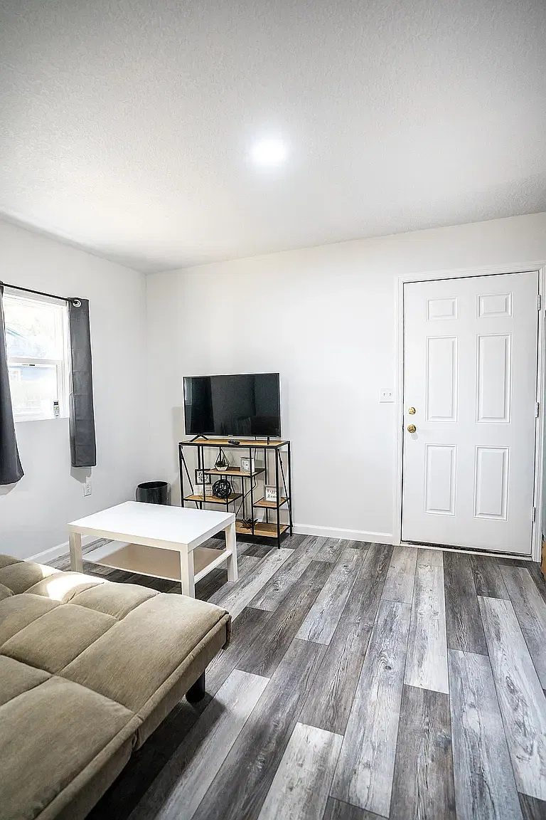 Studio, 500 sqft, $1,300 — Photo 4