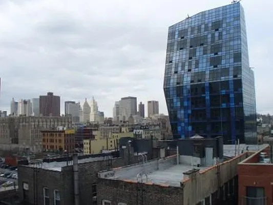 Rented by Metro Realty NY Inc | media 35