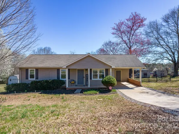 3047 Hodges St, Connelly Springs, NC 28612