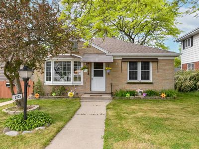 2426 5th AVENUE, South Milwaukee, WI, 53172